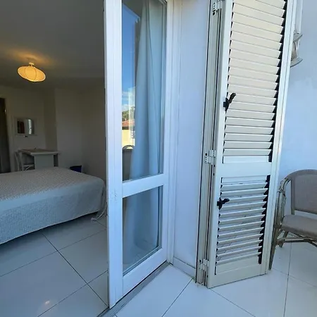 E Isola D'elba ゲストハウス ポルト・アッズッロ